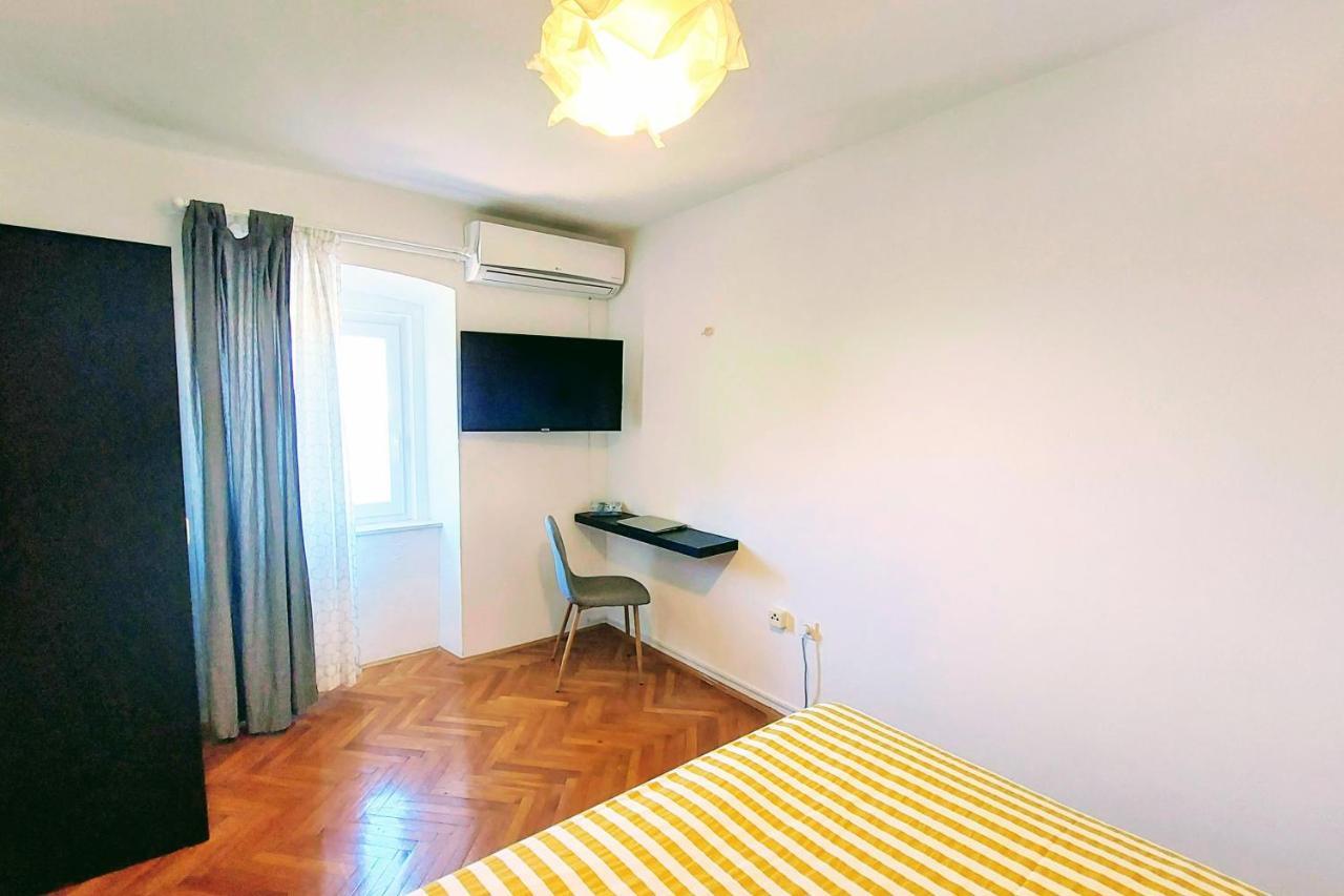Casa Di Castello Apartment Mali Lošinj Екстериор снимка