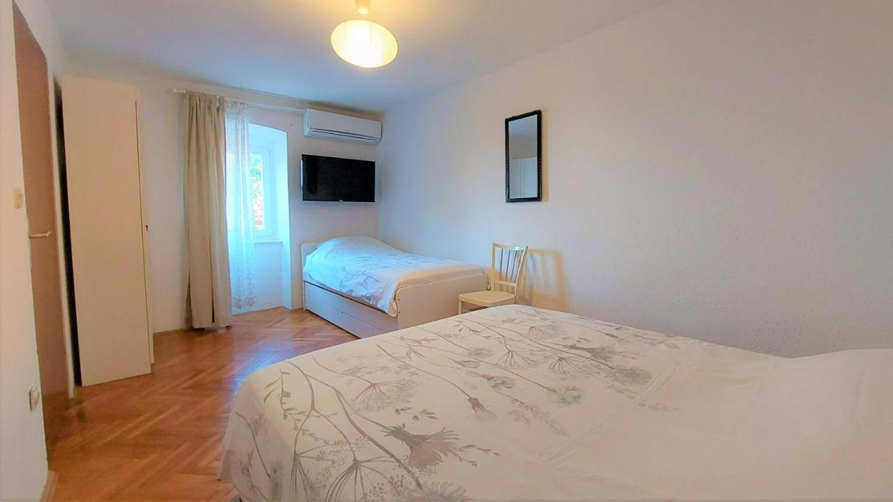 Casa Di Castello Apartment Mali Lošinj Екстериор снимка
